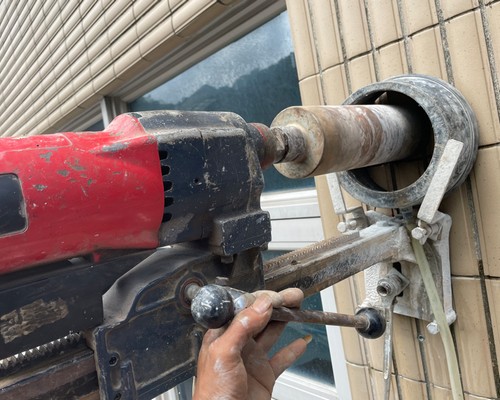 台北熱水器排氣孔鑽孔, 台北冷氣銅管孔鑽孔, 台北排風扇孔鑽孔, 台北排油煙機孔鑽孔, 台北廁所馬桶鑽孔, 
						台北鋼筋水泥切割, 台北集水管鑽孔, 台北排水管鑽孔, 台北消防管鑽孔, 台北瓦斯管鑽孔, 台北弱電管孔鑽孔, 台北維修孔鑽孔, 
						台北牆面鑽孔, 台北水泥牆鑽孔, 台北磚塊鑽孔, 台北水泥地板鑽孔, 台北RC鑽孔切割, 台北樓板鑽孔, 台北混凝土鑽孔, 
						台北牆壁鑽孔